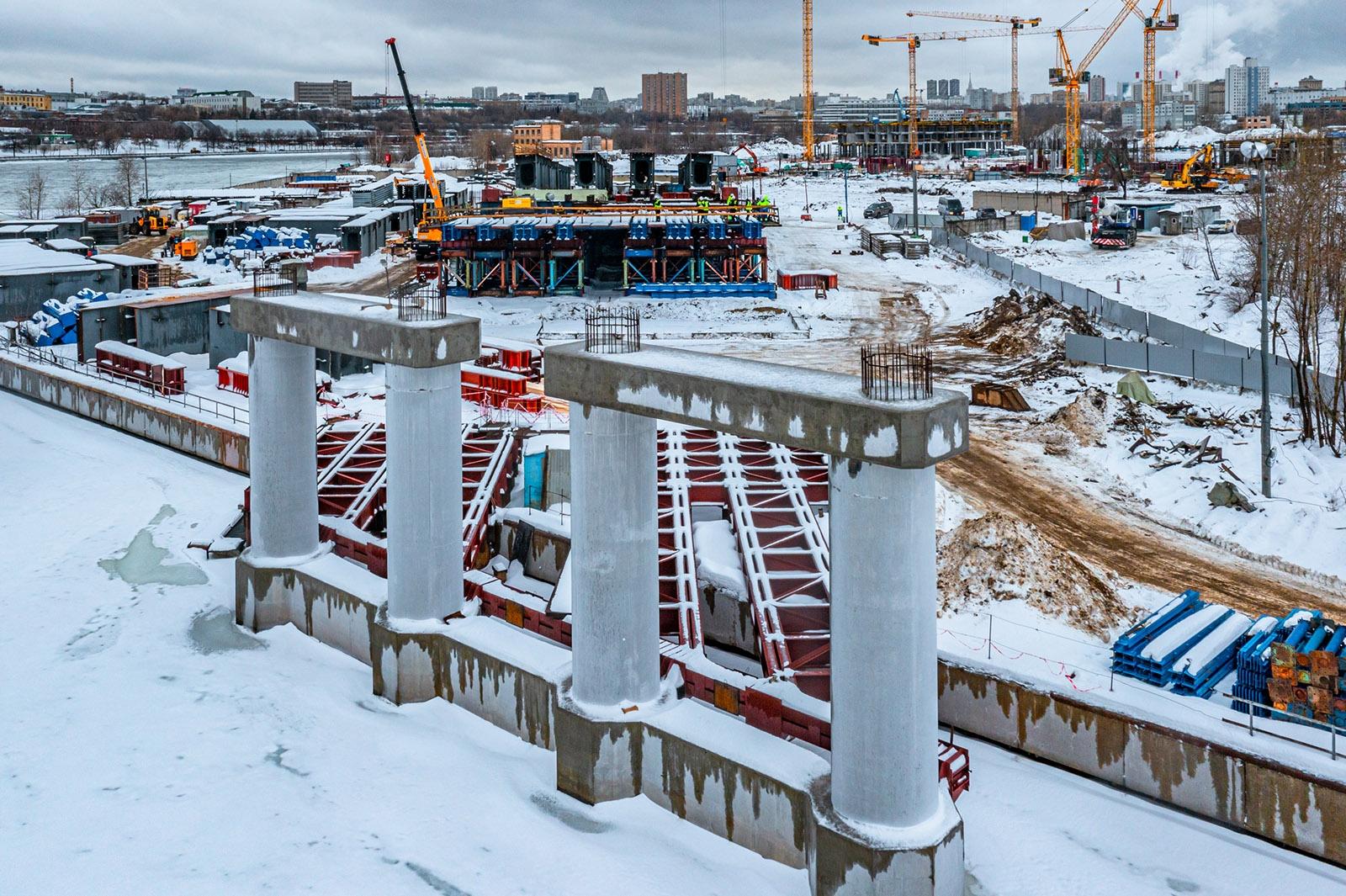 Пролетное строение нового моста на ЗИЛе готово на 25%