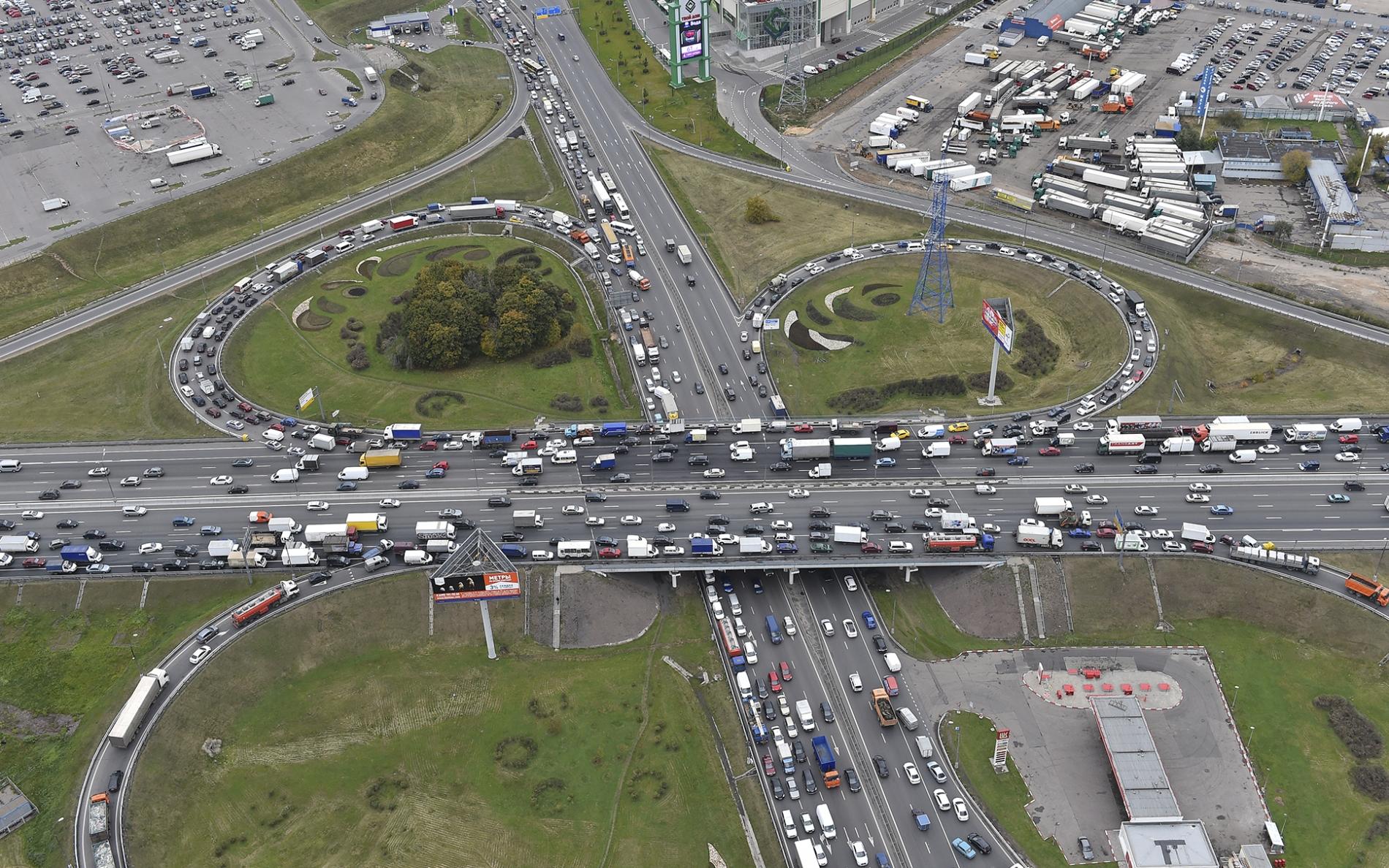 Развязка на пересечении МКАД с Осташковским шоссе готова почти на две трети