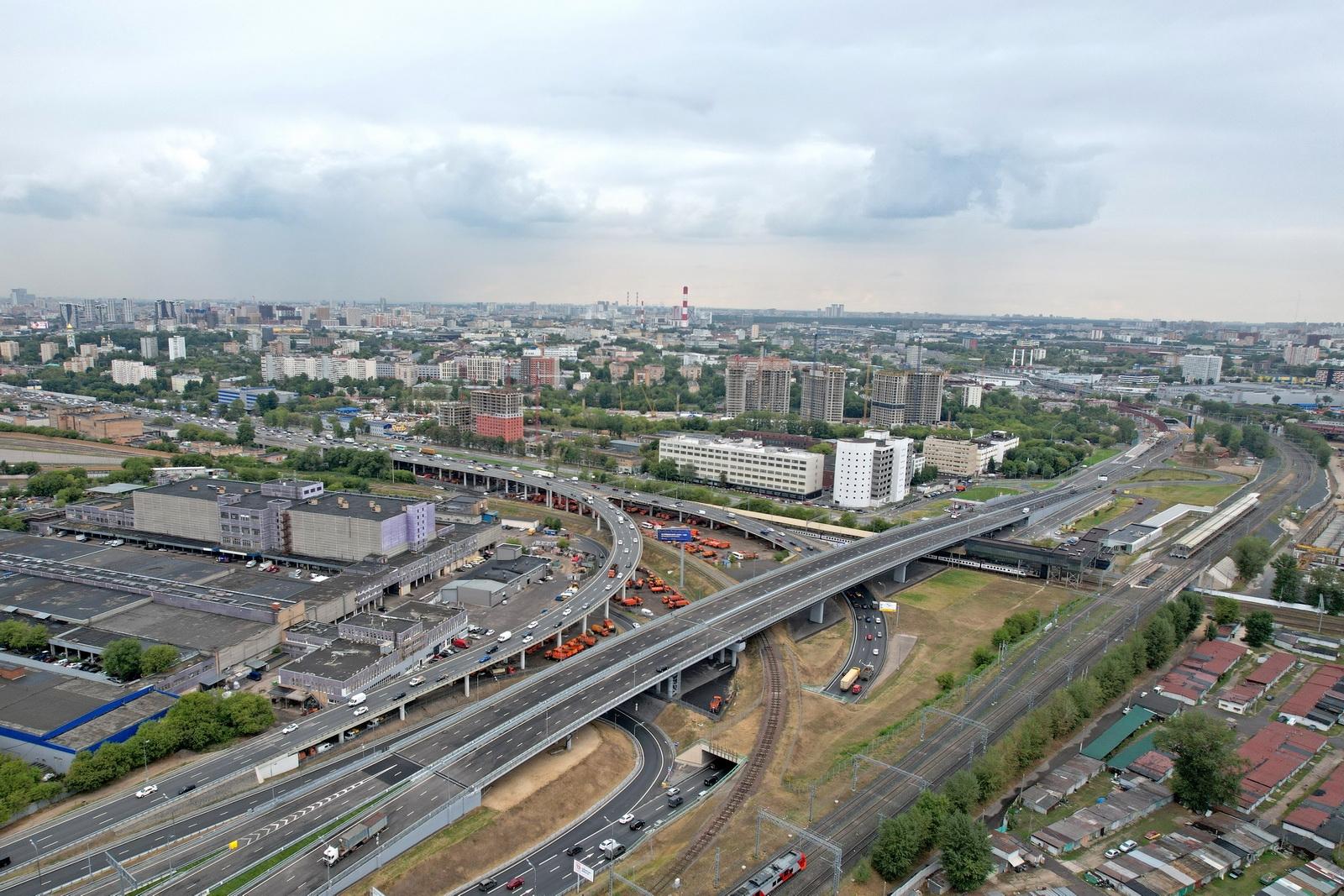 Почти 250 км дорог построят в Москве к 2025 году
