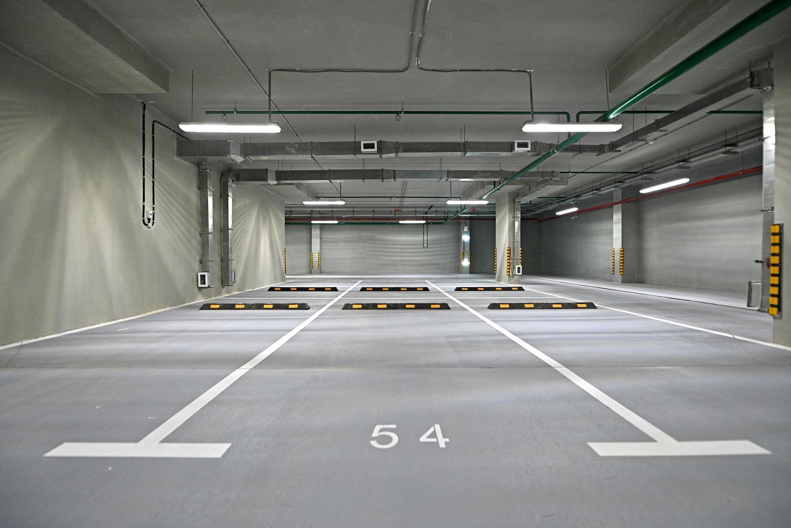 Подземный паркинг почти на 900 машино-мест построили на северо-востоке Москвы