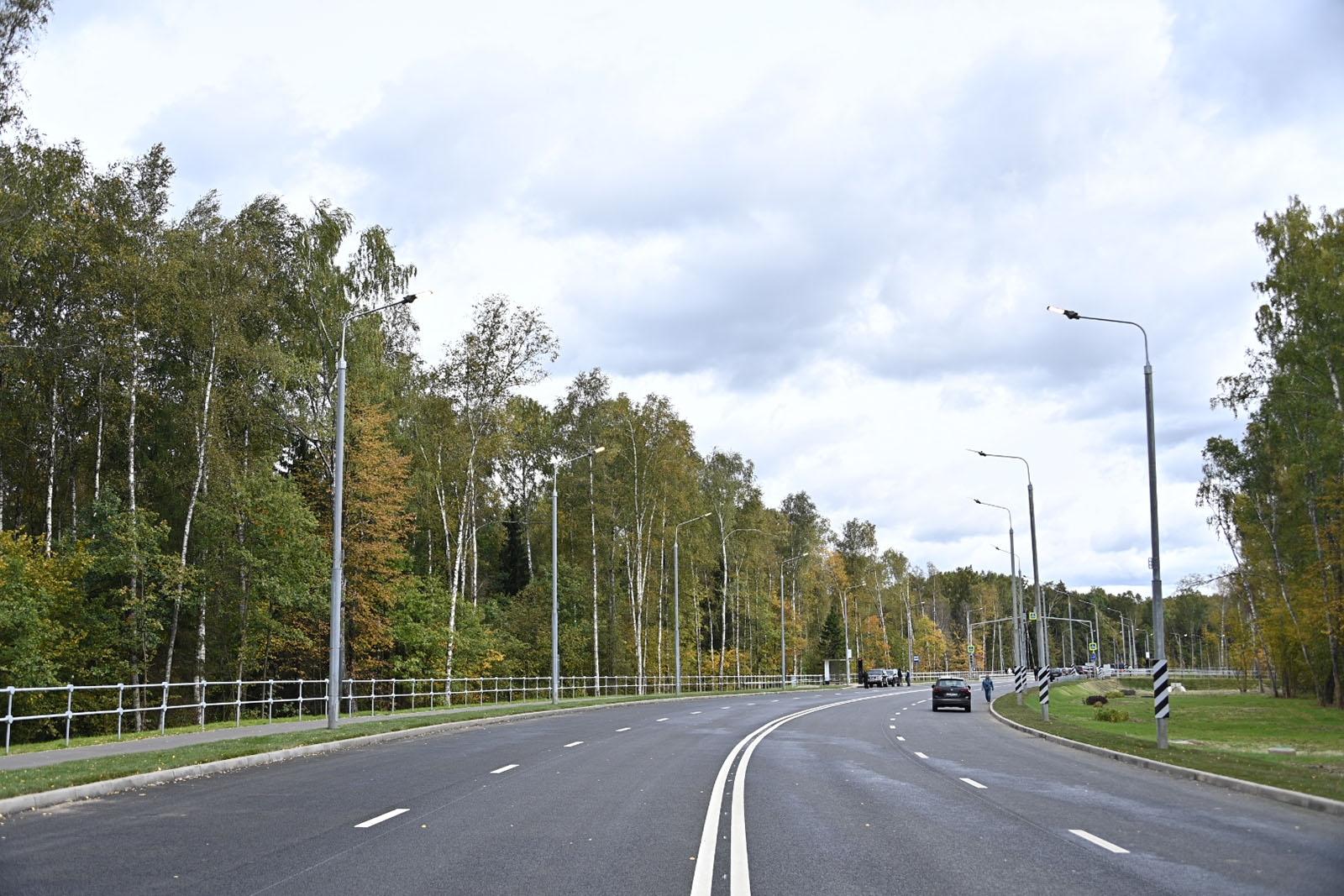 Шесть дорог построят к дачным поселкам москвичей до 2025 года